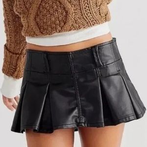 FREE PEOPLE FAUX LEATHER MICRO MINI SKIRT, SIZE 8, NWT.